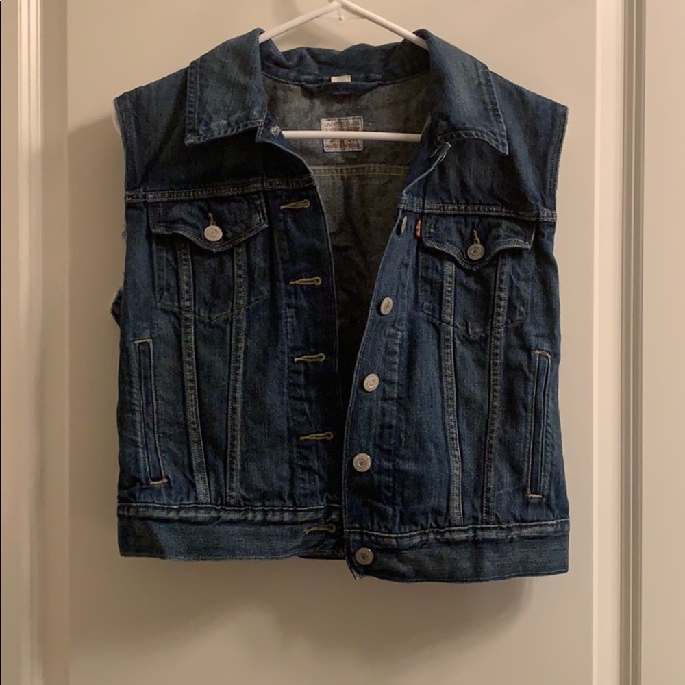 Sleeveless jean vest